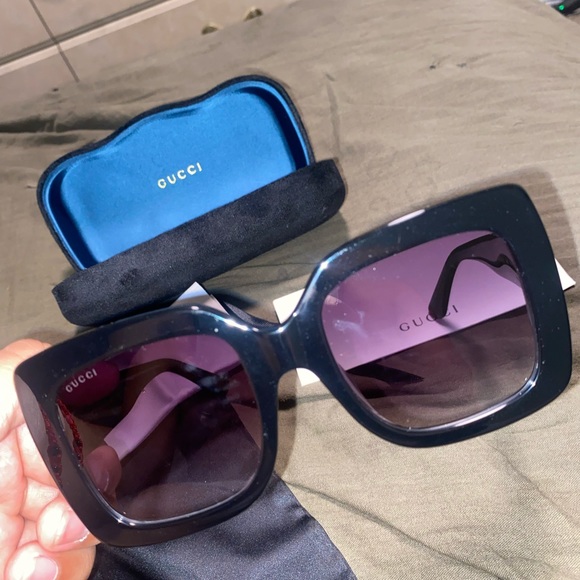 Gucci sunglasses main image 4